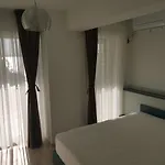 Your Escape To The * Mamaia