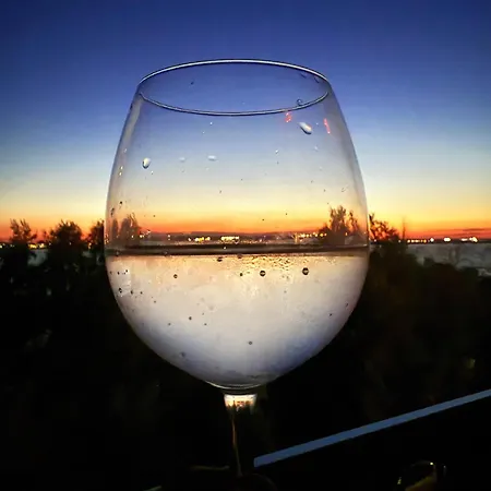 דירה Your Escape To The