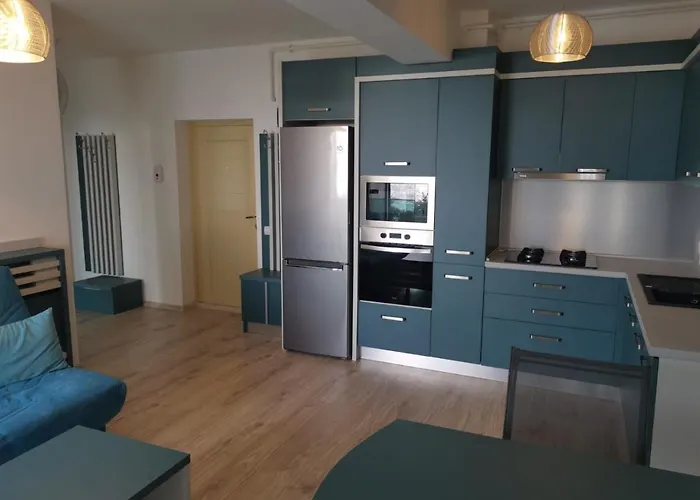 Your Escape To The מאמאיה