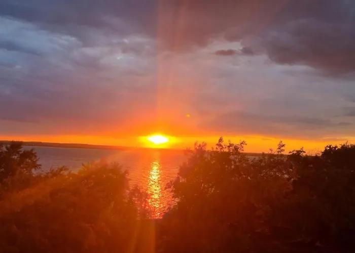 דירה Your Escape To The