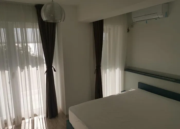 Your Escape To The * מאמאיה