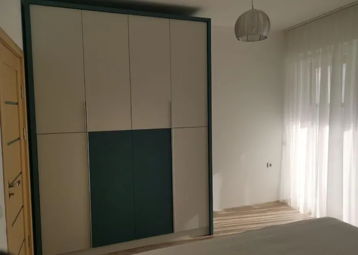 Your Escape To The מאמאיה