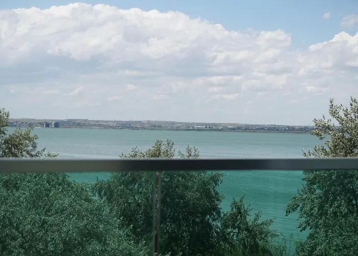 דירה Your Escape To The