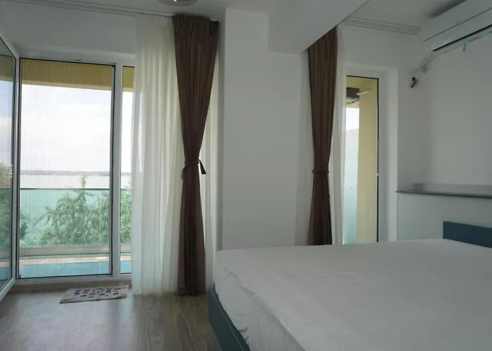 Your Escape To The * מאמאיה