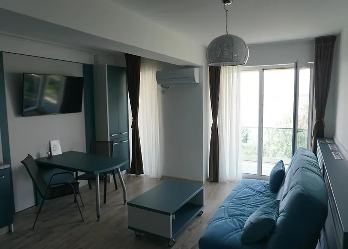 Your Escape To The דירה