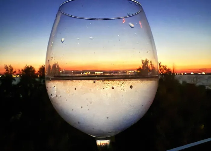 דירה Your Escape To The